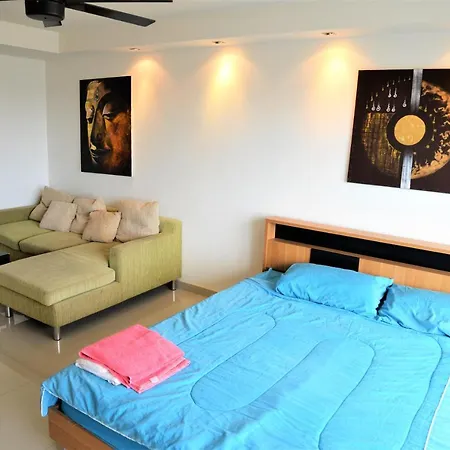 Pattaya Plaza Condotel Large Studio Apartment Sukhumvit